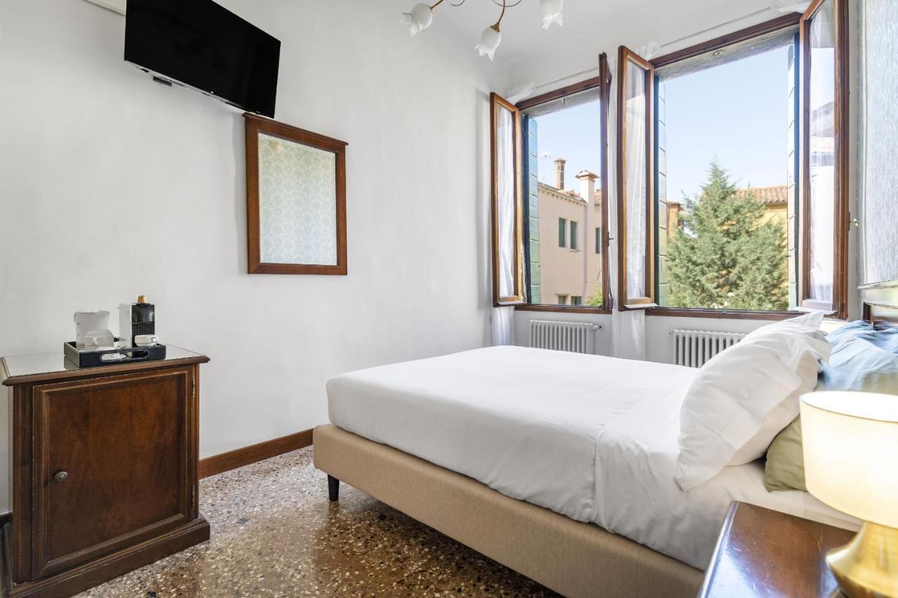 Residenza Centopietre - Dorsoduro By Wonderful Italy Венеция Экстерьер фото